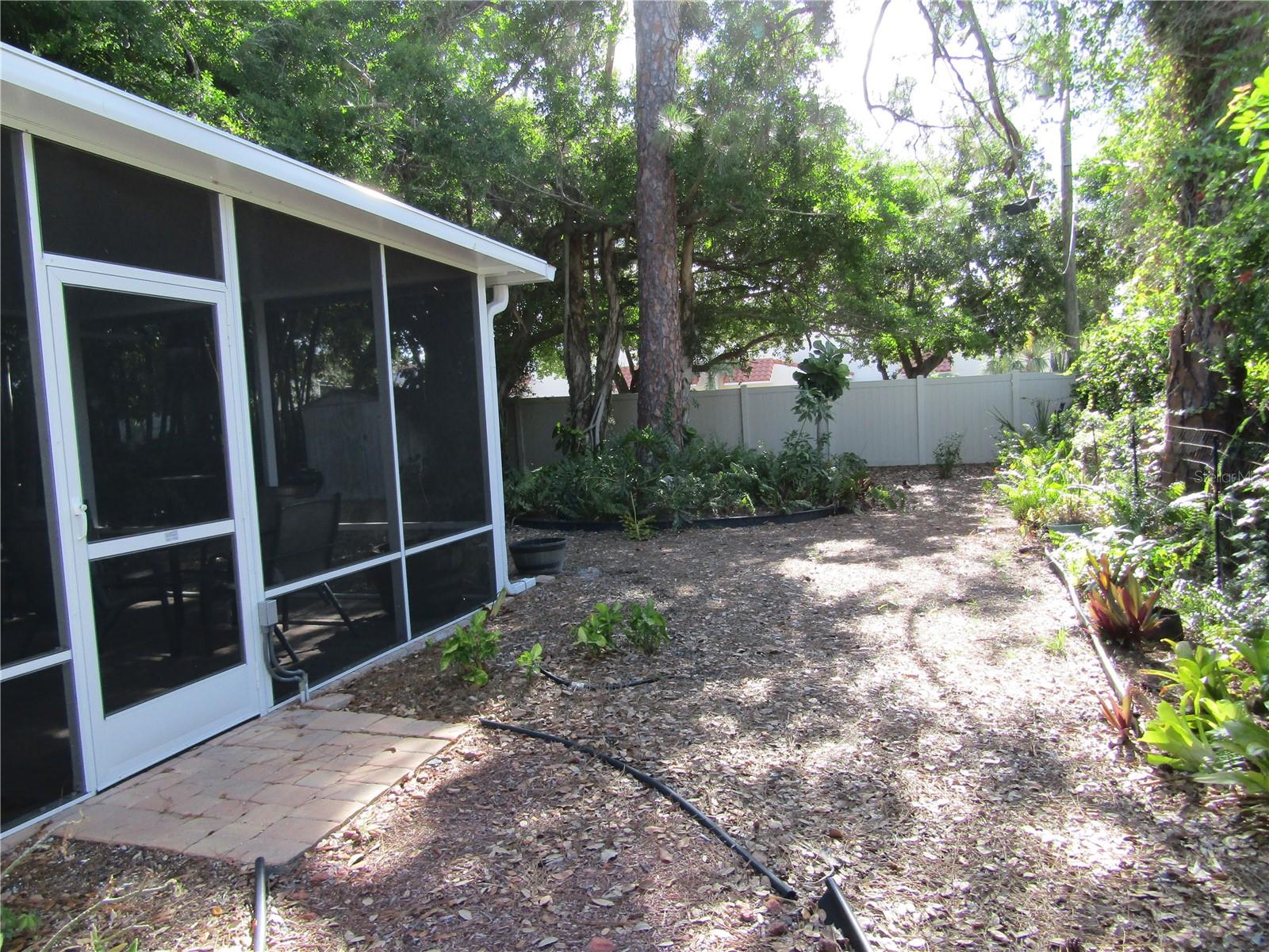 Image 30 of 31 For 421 Riviera Street