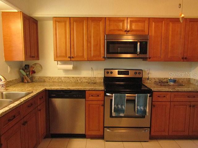 Image 7 of 20 For 421 Riviera Street