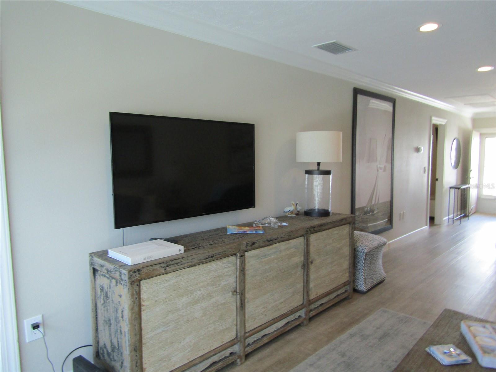 Image 12 of 25 For 1400 Tarpon Center Drive 311