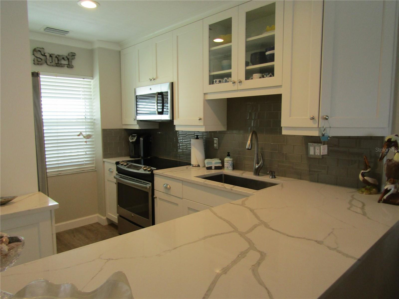 Image 3 of 25 For 1400 Tarpon Center Drive 311