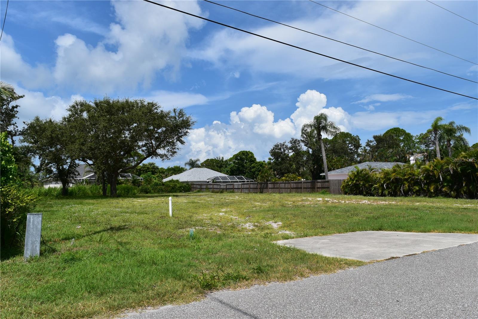 Image 12 of 42 For 2450 Alamander Avenue