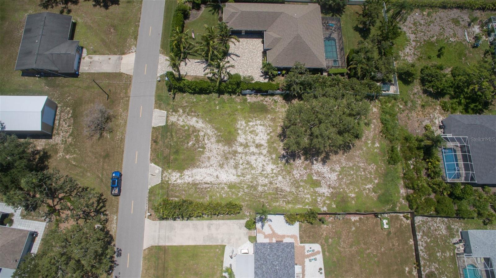 Image 6 of 42 For 2450 Alamander Avenue