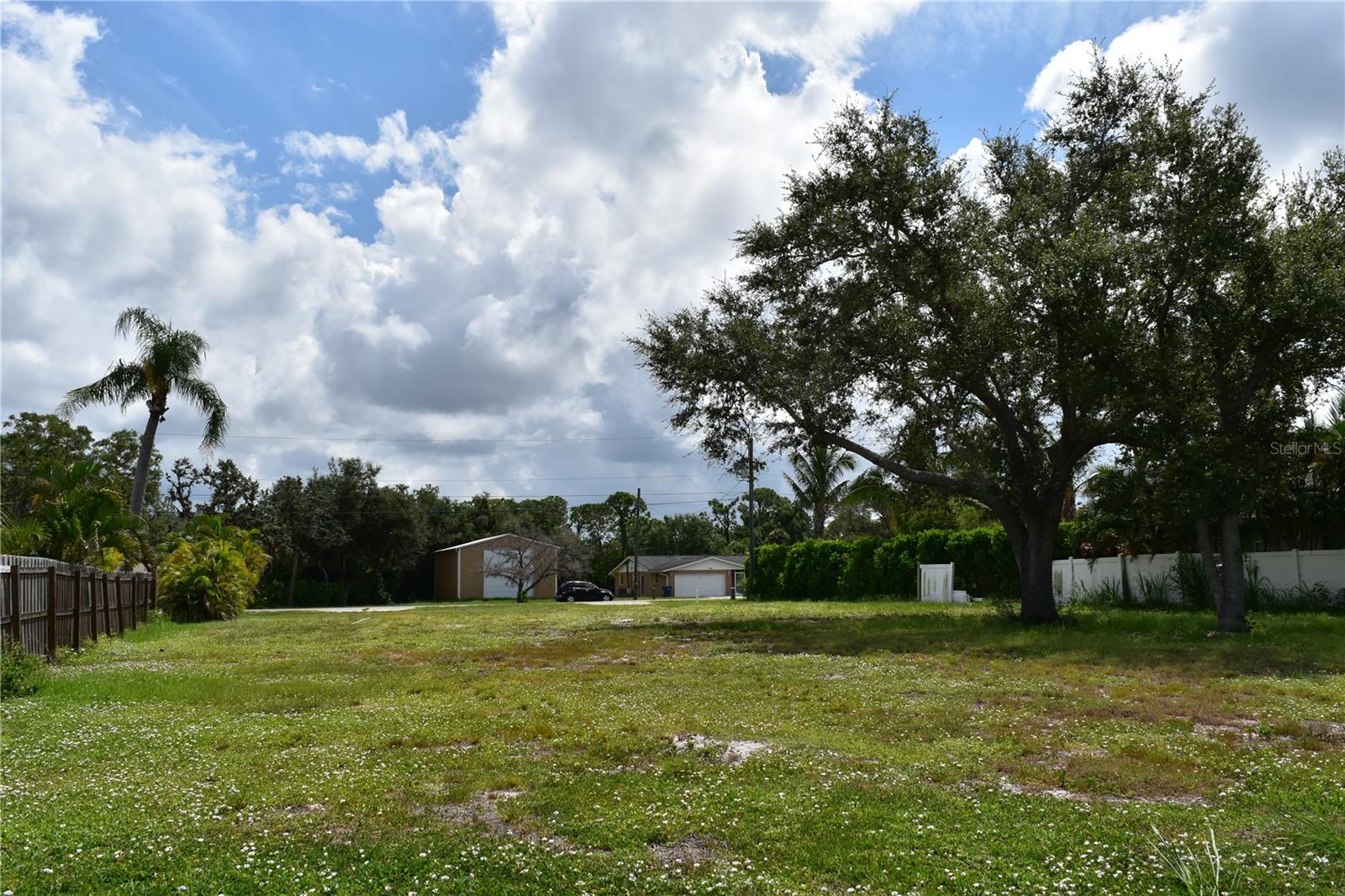 Image 9 of 42 For 2450 Alamander Avenue