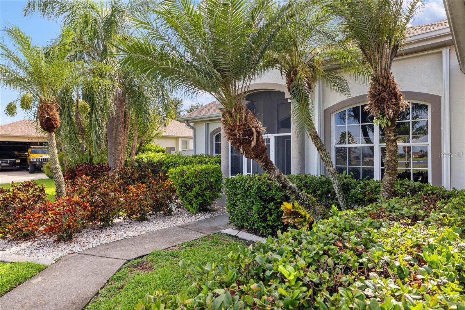 Image 4 of 49 For 5201 Sabal Trace Drive