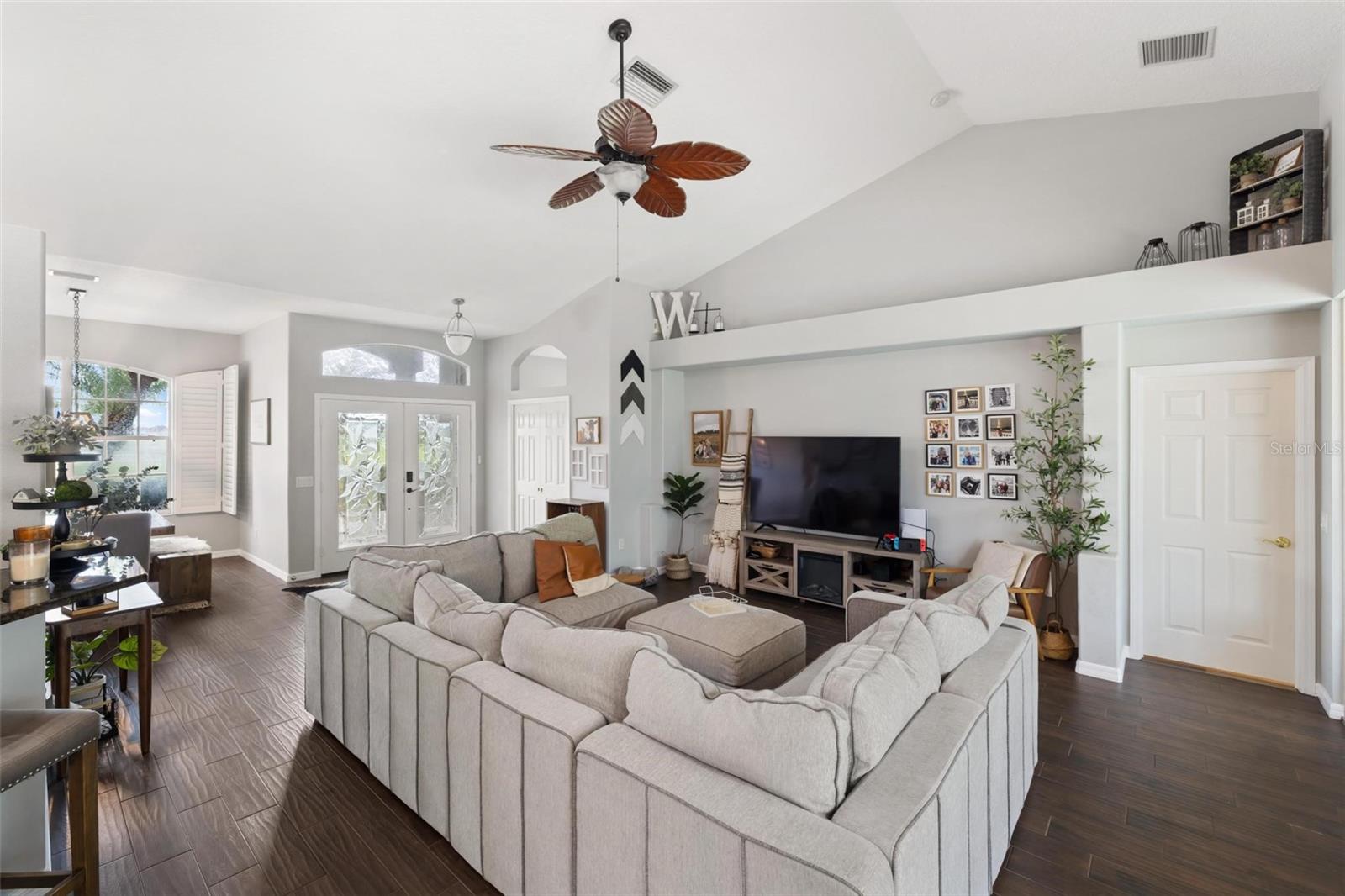 Image 9 of 49 For 5201 Sabal Trace Drive
