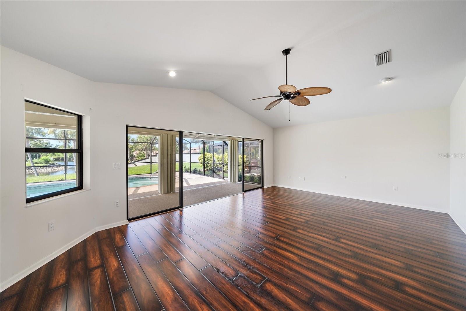 Image 10 of 45 For 1929 Tradewinds Circle