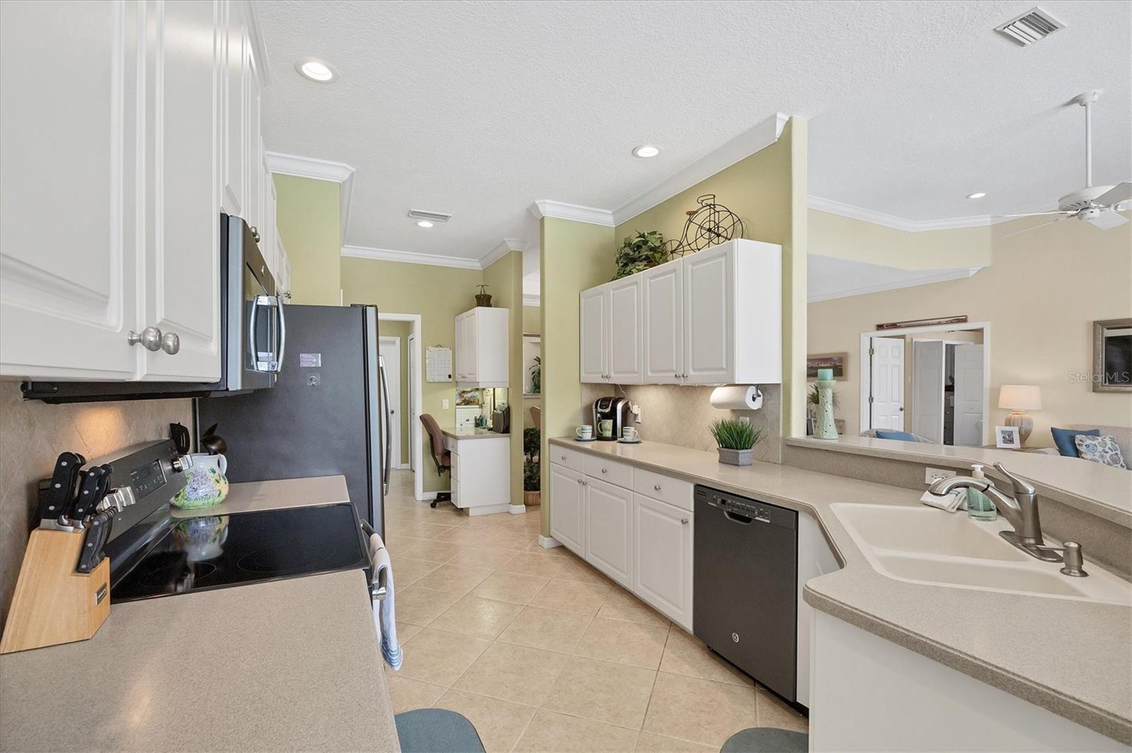 Image 17 of 50 For 5641 Whispering Oaks Drive