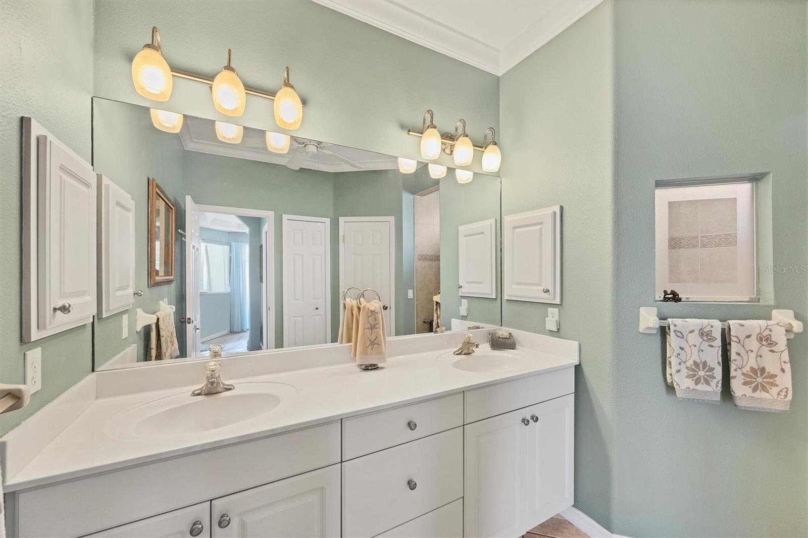 Image 28 of 50 For 5641 Whispering Oaks Drive