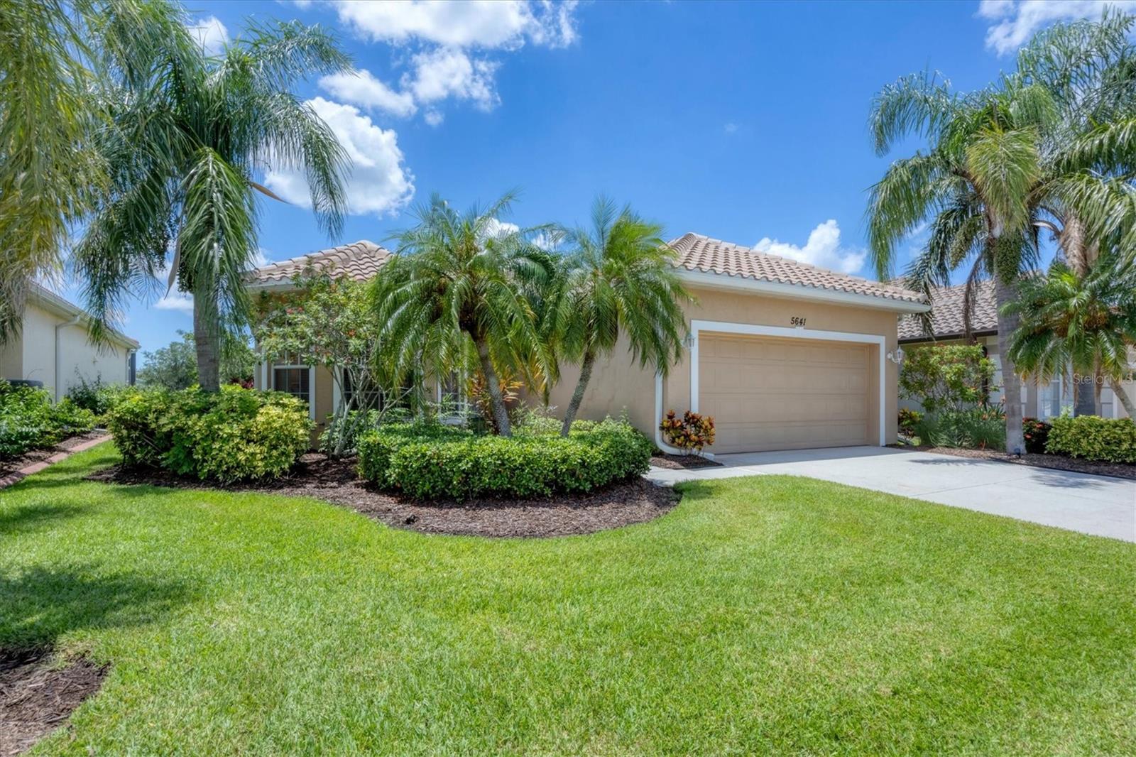 Image 5 of 50 For 5641 Whispering Oaks Drive