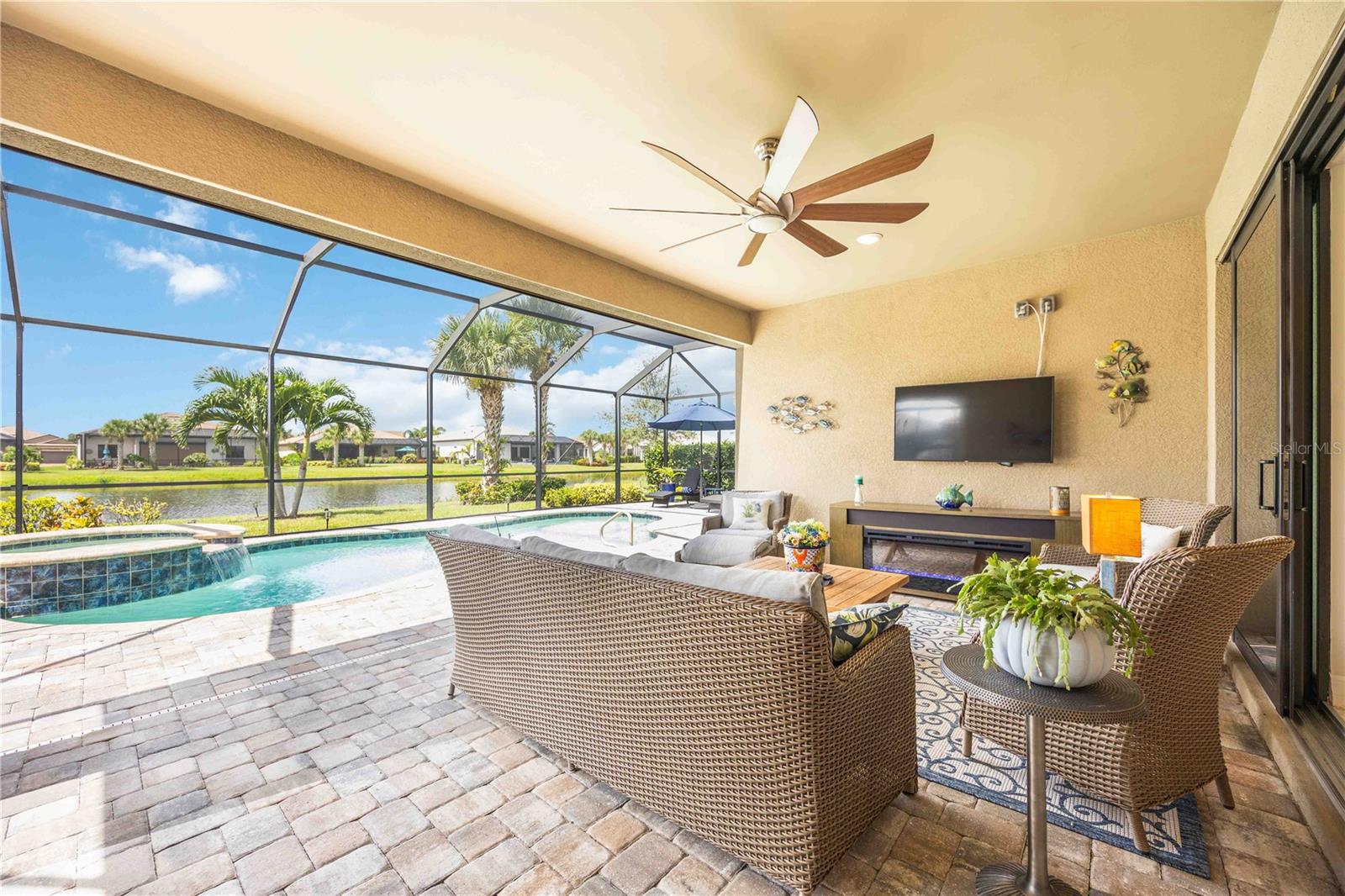 Image 30 of 67 For 13431 Calimento Street