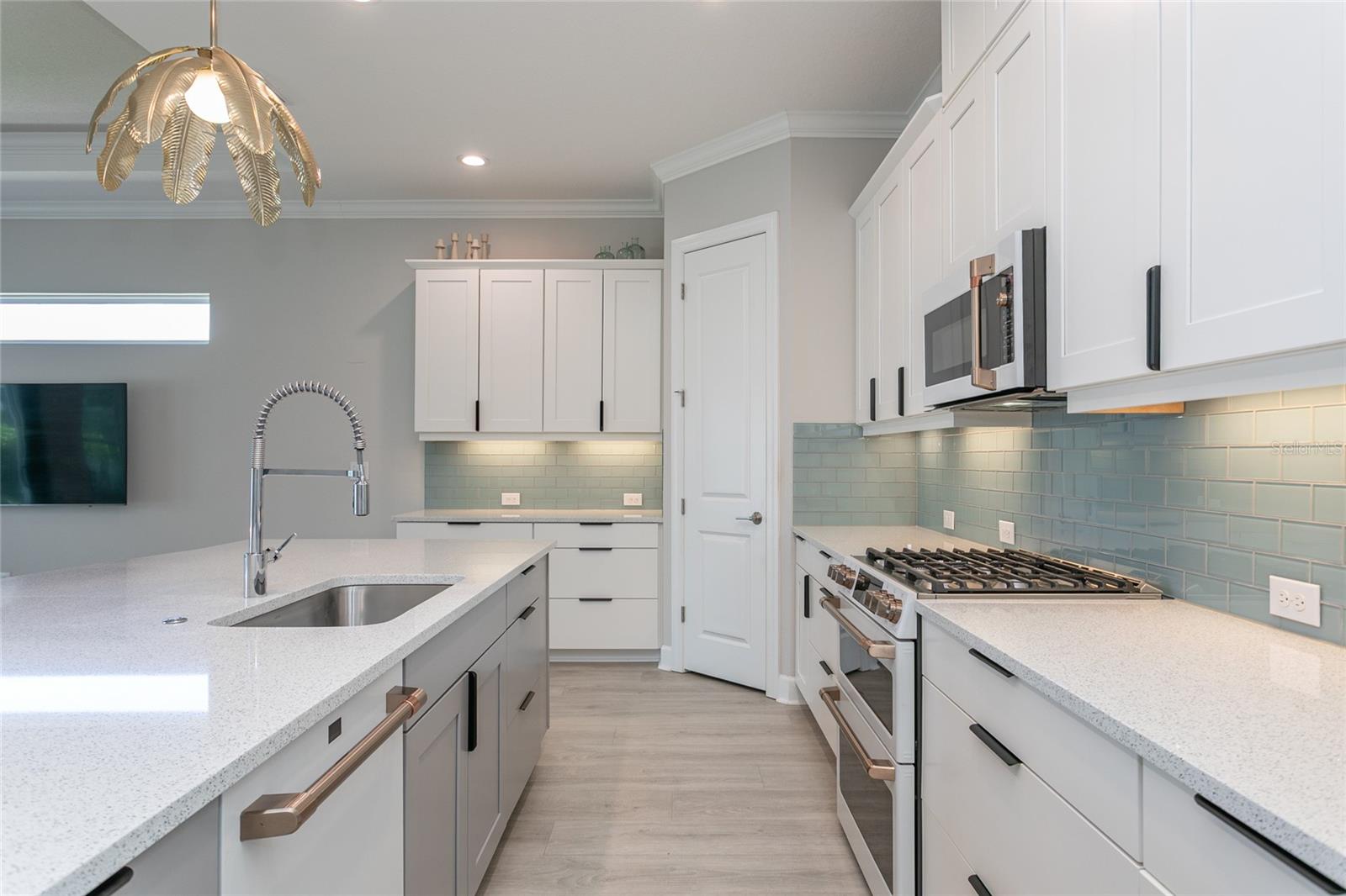 Image 14 of 92 For 15173 Vivaldi Drive