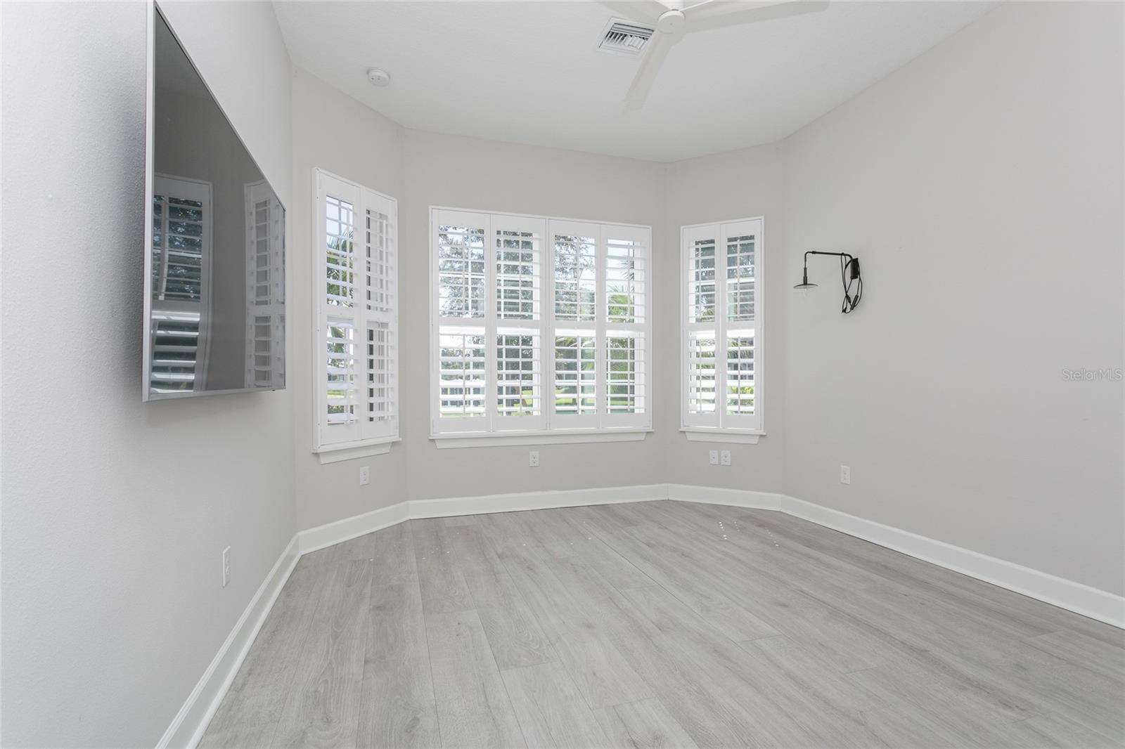 Image 24 of 92 For 15173 Vivaldi Drive