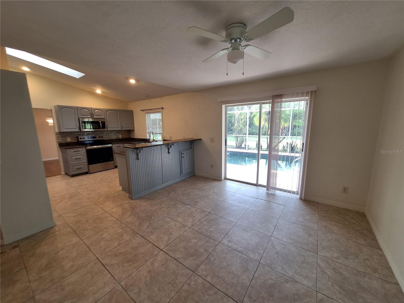 Image 14 of 41 For 259 Franca Street