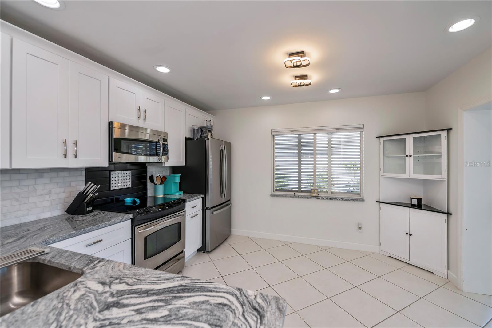 Image 23 of 59 For 262 Cerromar Way S 53