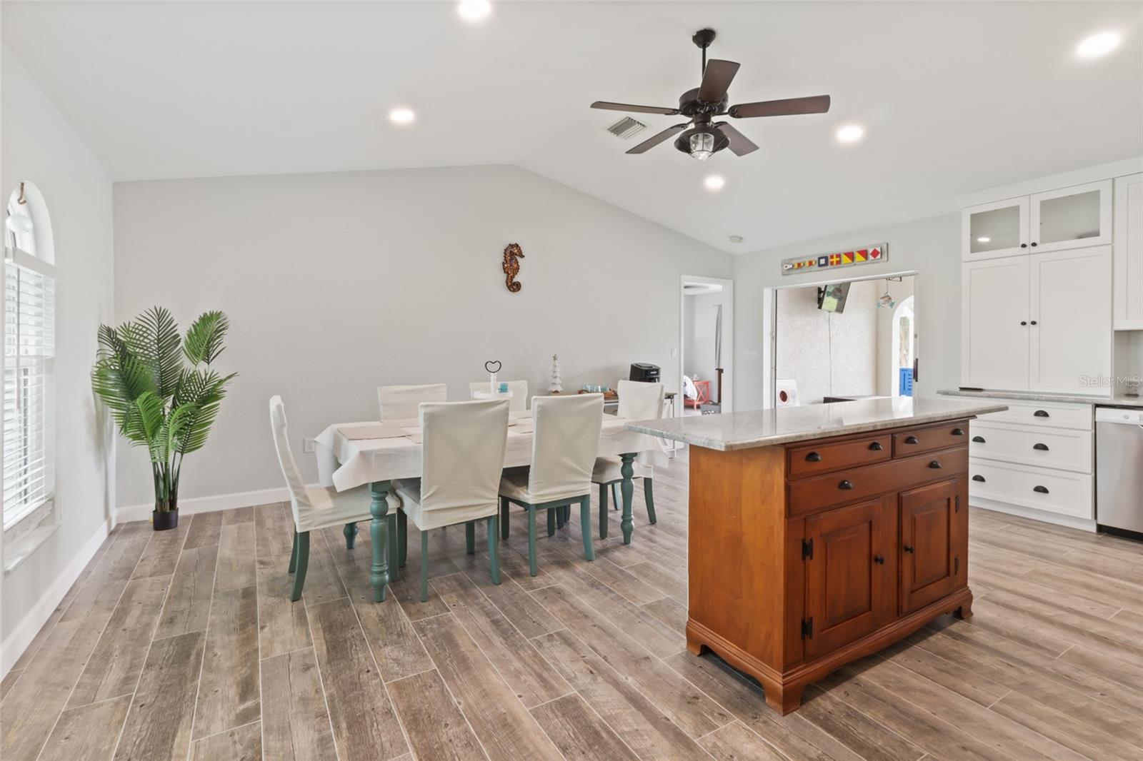 Image 11 of 43 For 27401 Voyageur Drive
