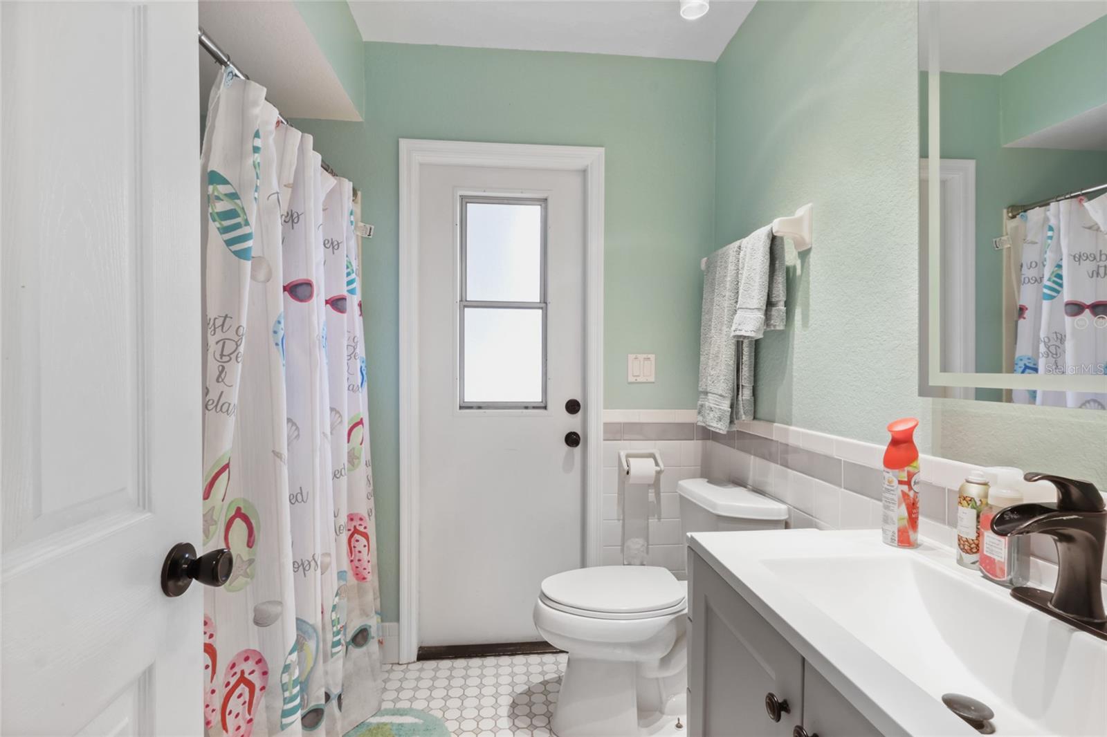 Image 21 of 43 For 27401 Voyageur Drive