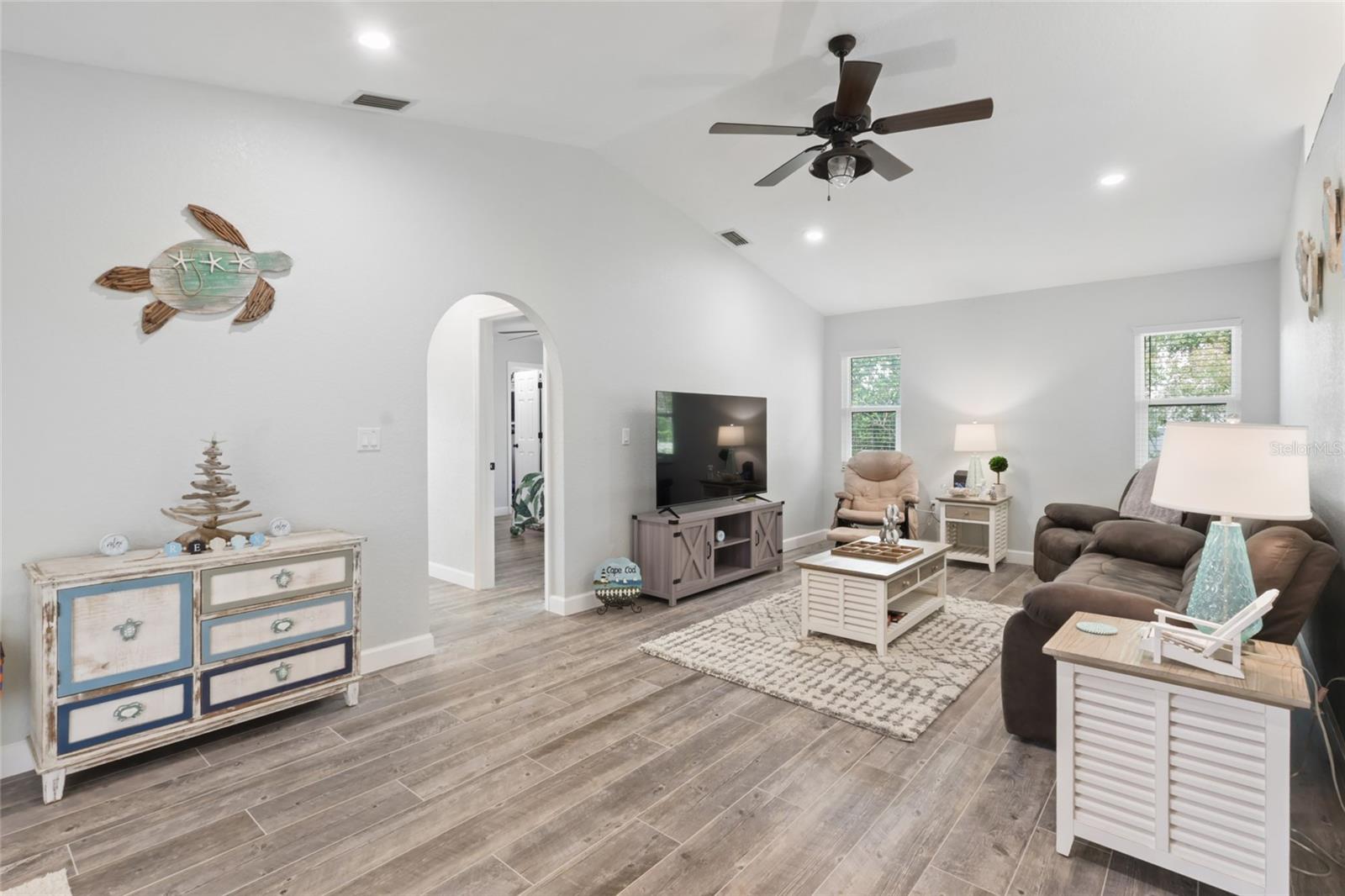 Image 7 of 43 For 27401 Voyageur Drive