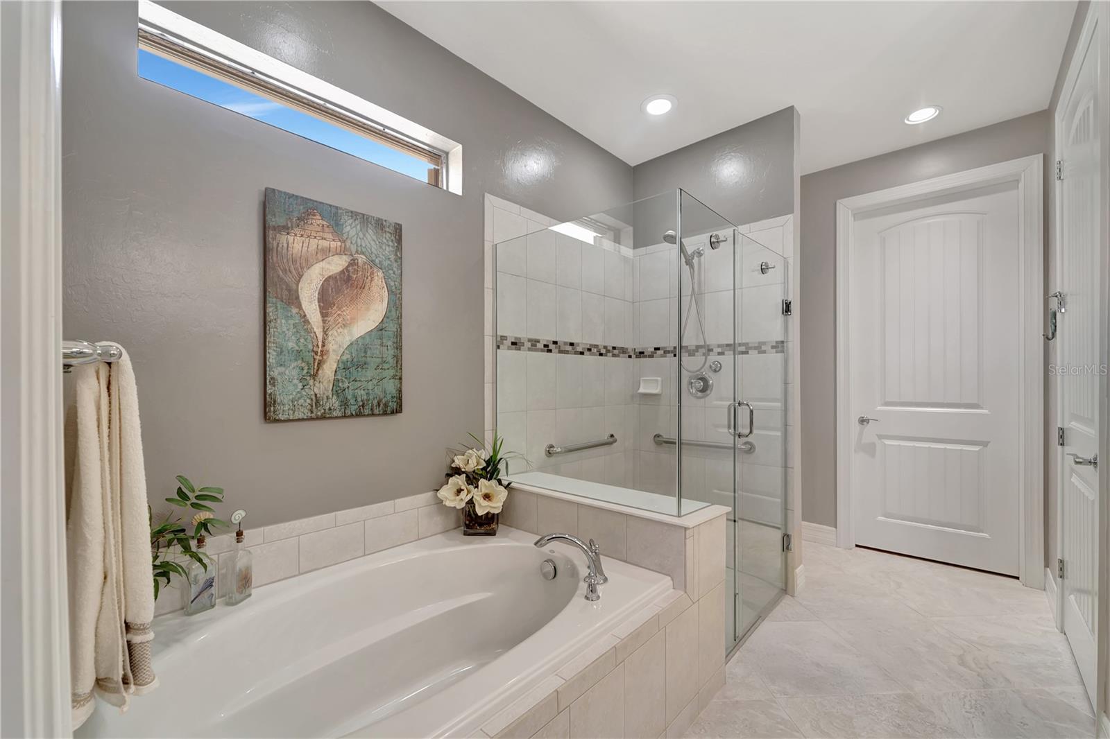 Image 22 of 57 For 13861 Karina Street