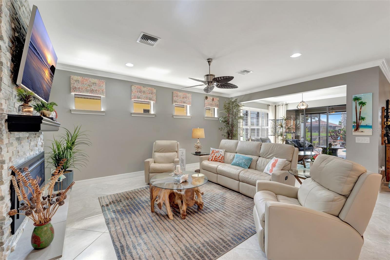 Image 6 of 57 For 13861 Karina Street