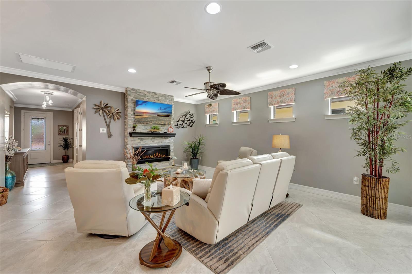 Image 7 of 57 For 13861 Karina Street