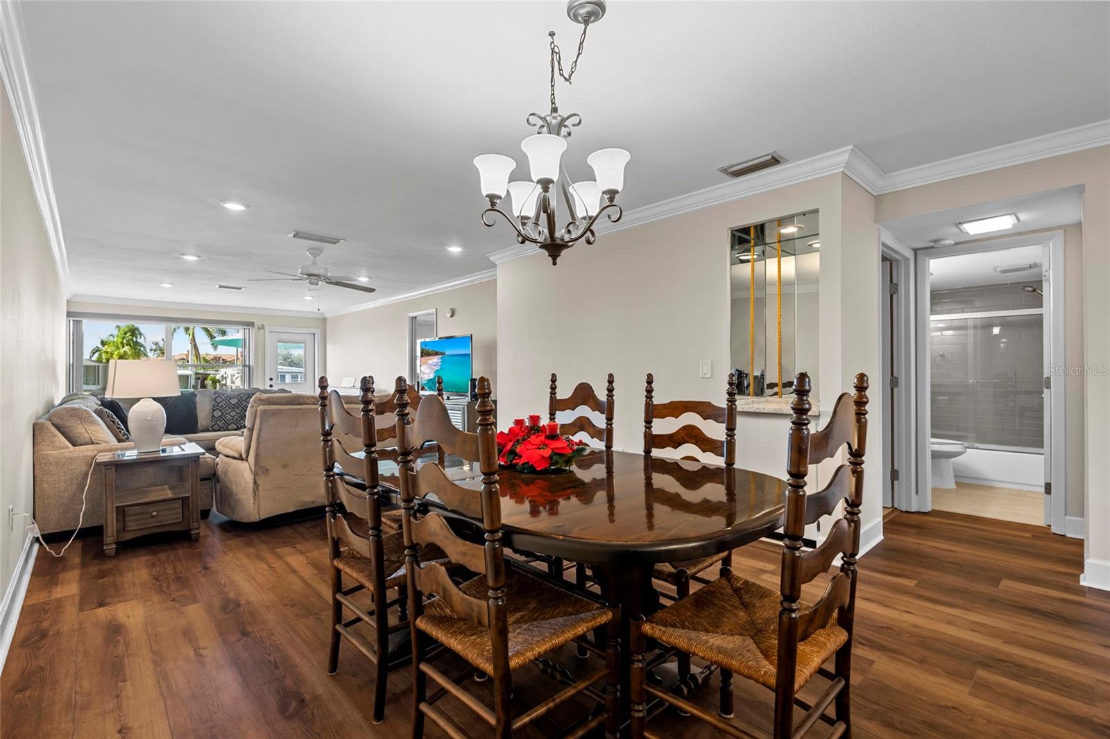Image 10 of 61 For 19029 Us Highway 19 N Apt #33a