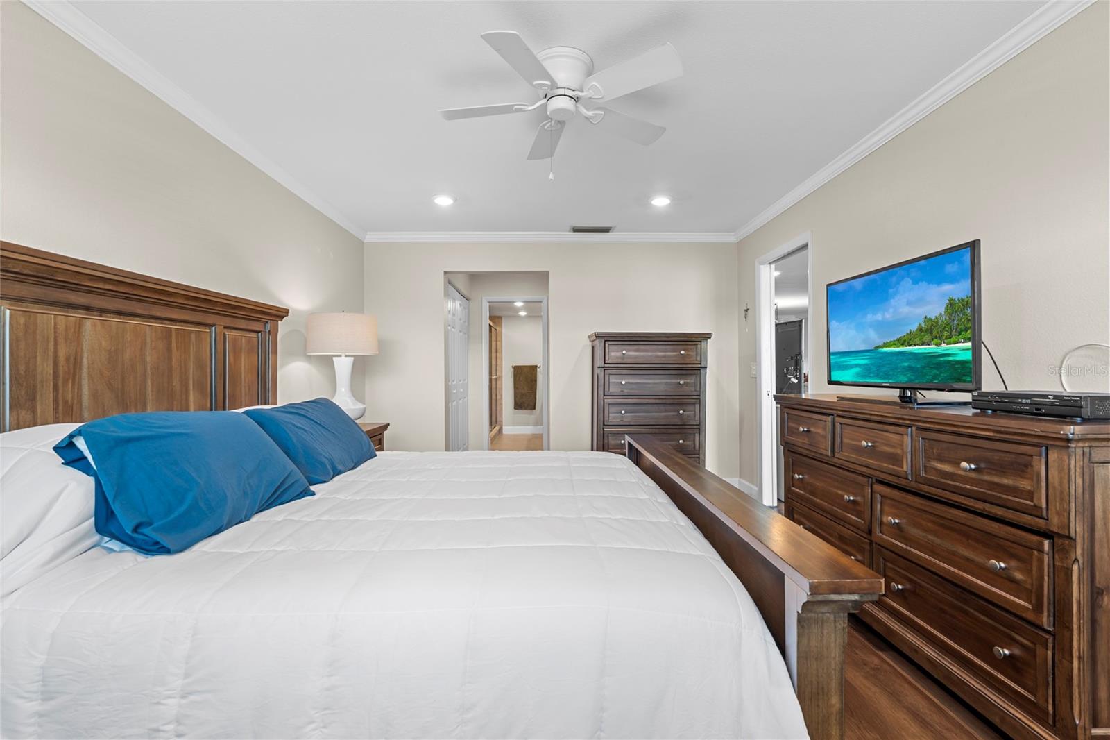 Image 21 of 61 For 19029 Us Highway 19 N Apt #33a