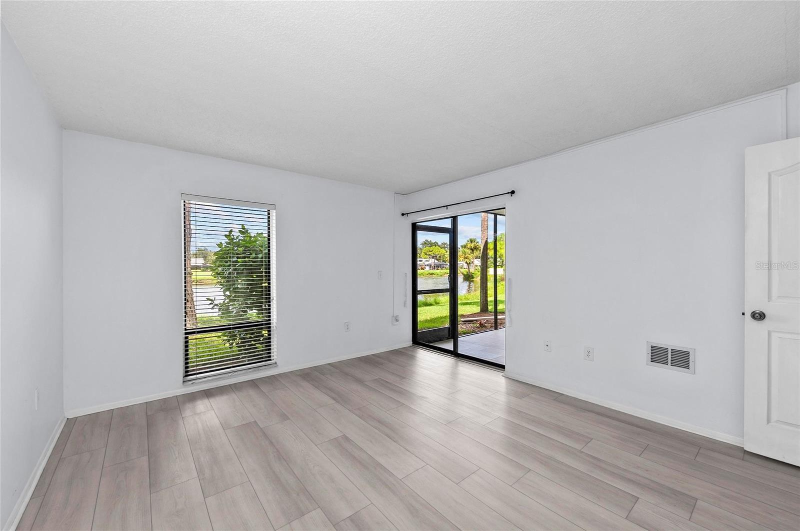 Image 18 of 33 For 3029 Taywood Meadows 9