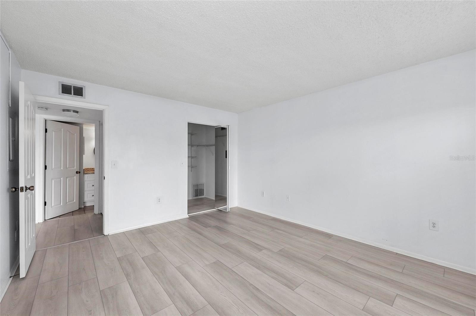 Image 19 of 33 For 3029 Taywood Meadows 9