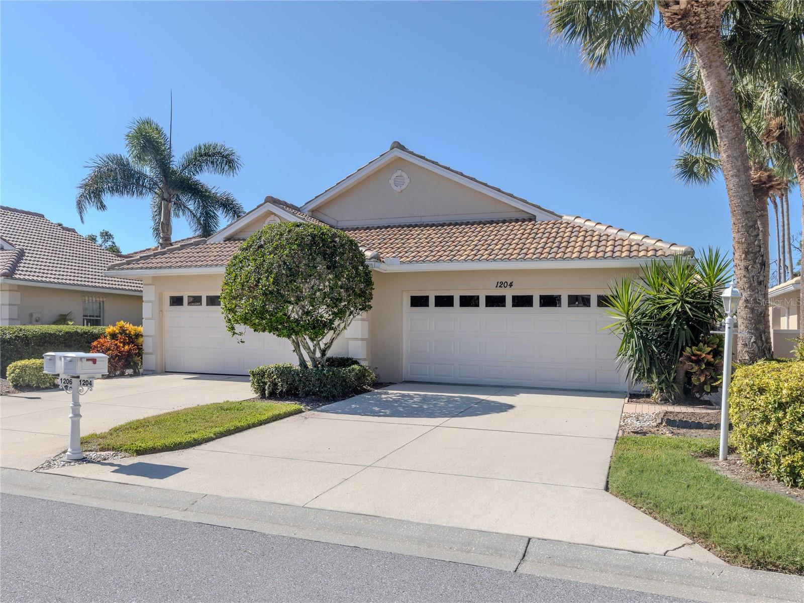 Details for 1204 Berkshire Circle, VENICE, FL 34292