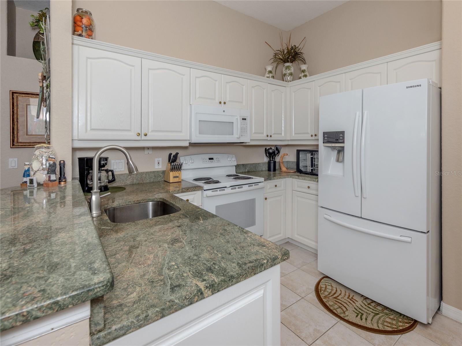 Image 14 of 47 For 1204 Berkshire Circle