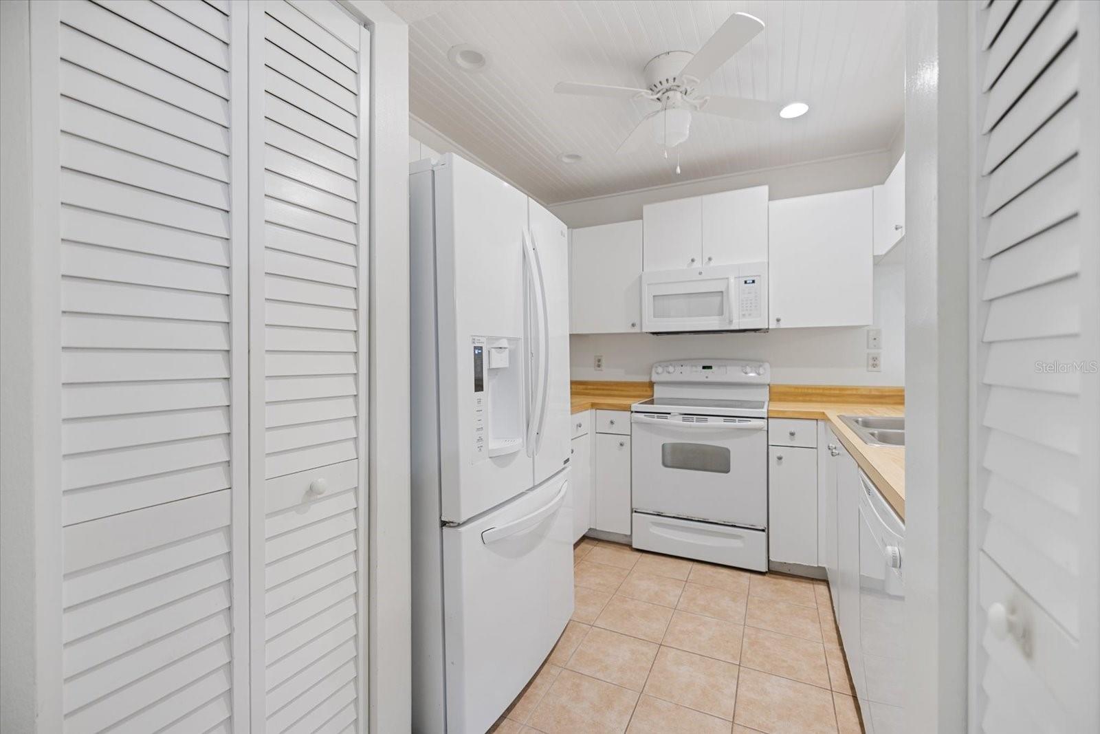 Image 10 of 22 For 638 Bird Bay Drive E 212