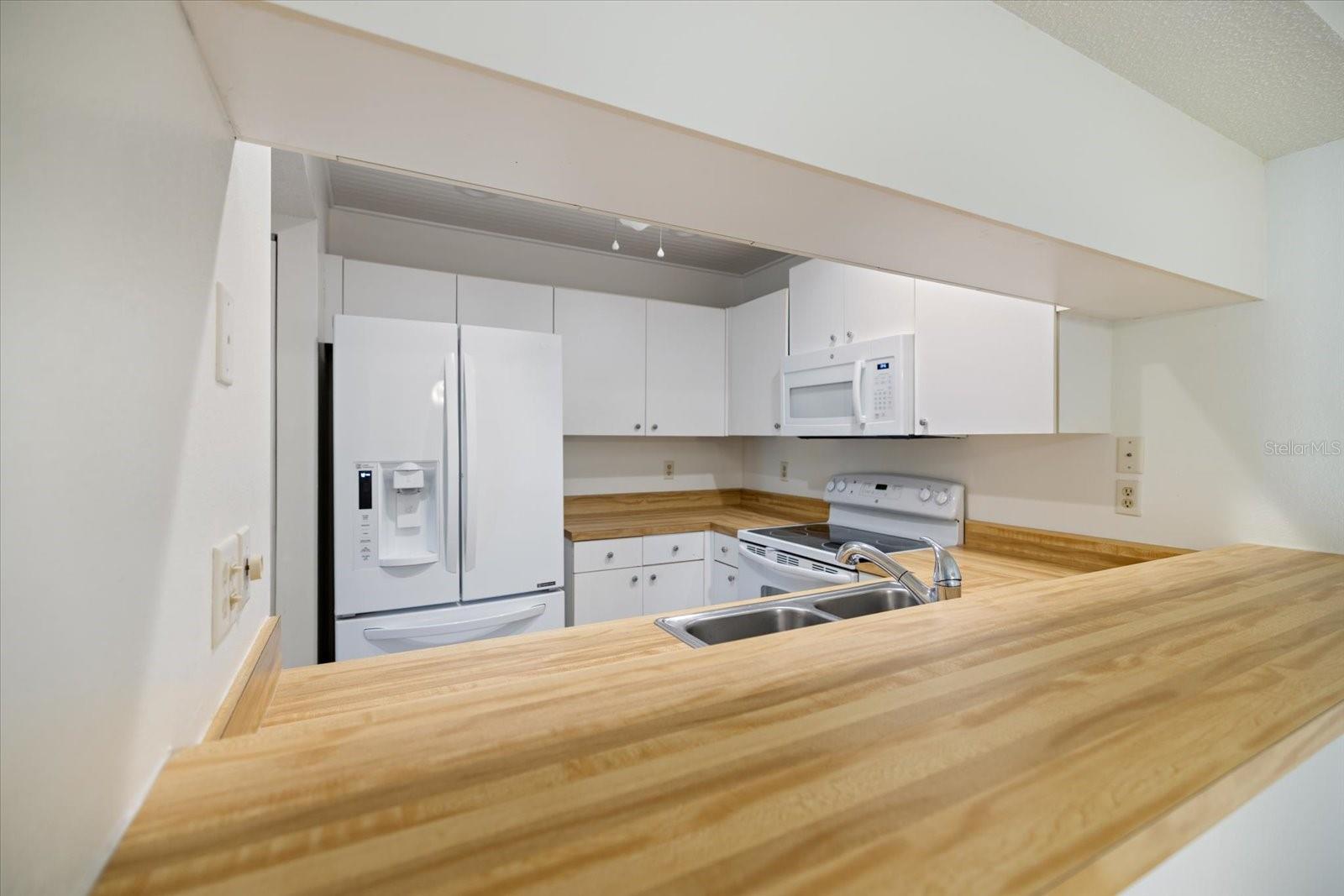 Image 7 of 22 For 638 Bird Bay Drive E 212