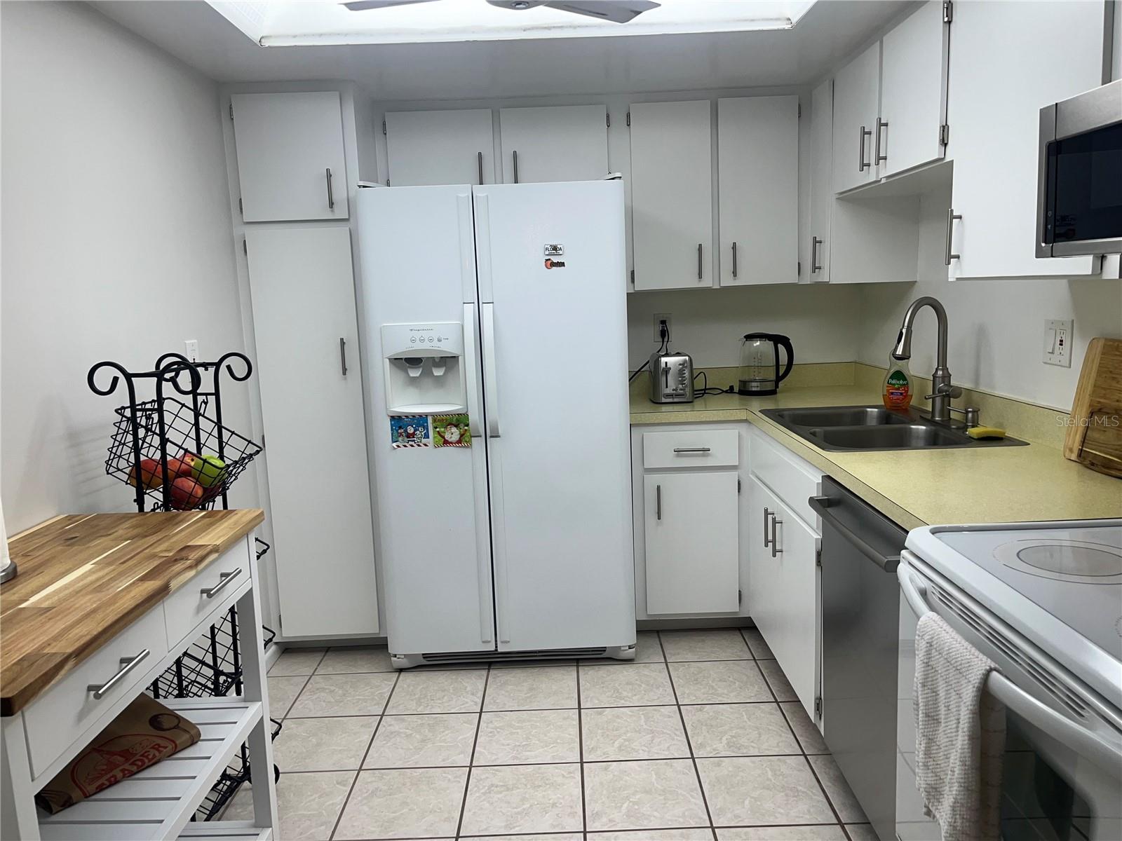 Image 4 of 26 For 612 Bird Bay Drive S 211
