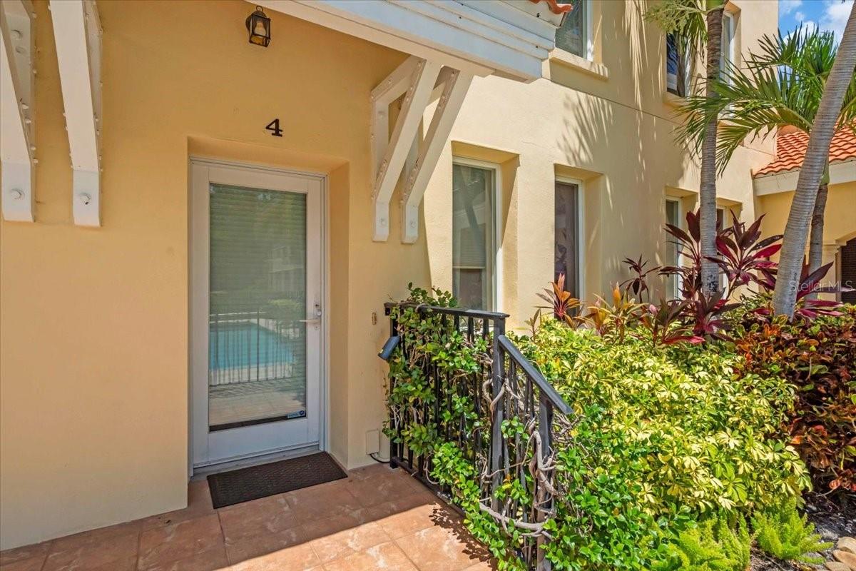 Image 2 of 53 For 1685 Laurel Street 4