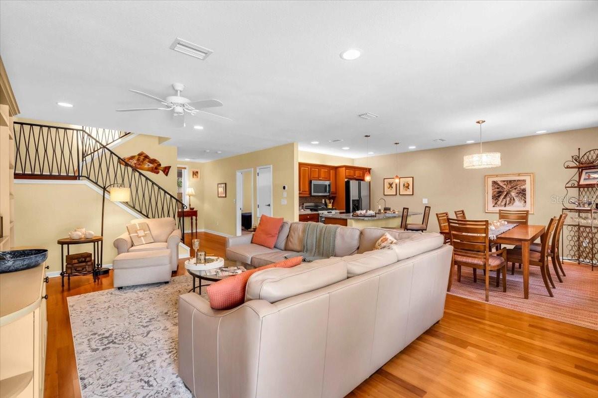 Image 4 of 53 For 1685 Laurel Street 4