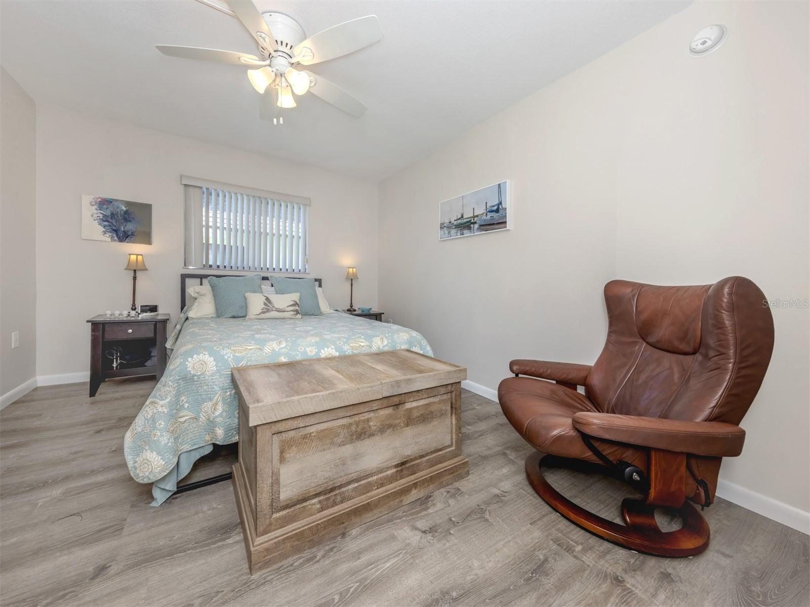 Image 11 of 28 For 1712 Lakeside Drive 1712-b