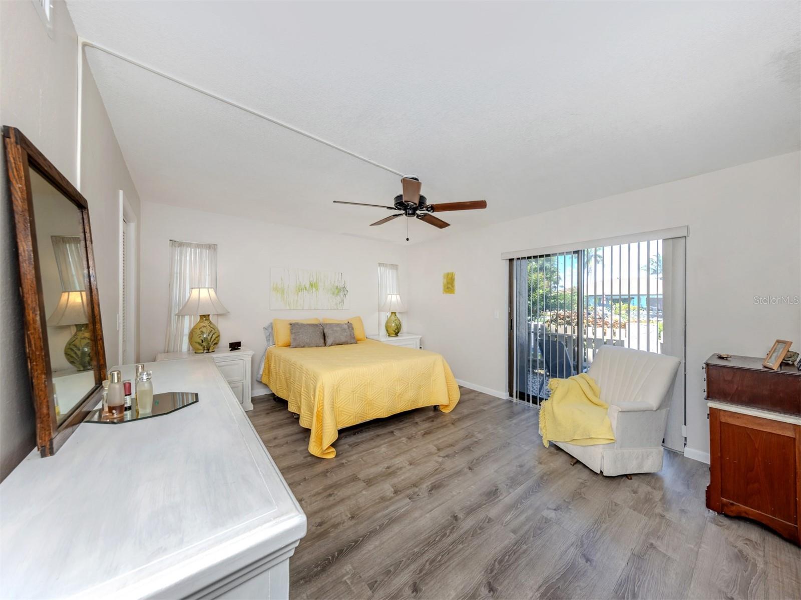Image 14 of 28 For 1712 Lakeside Drive 1712-b