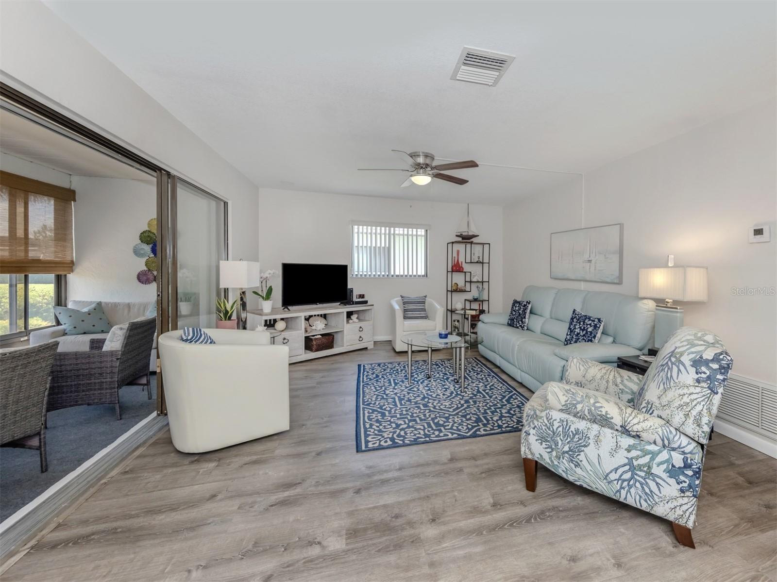 Image 3 of 28 For 1712 Lakeside Drive 1712-b