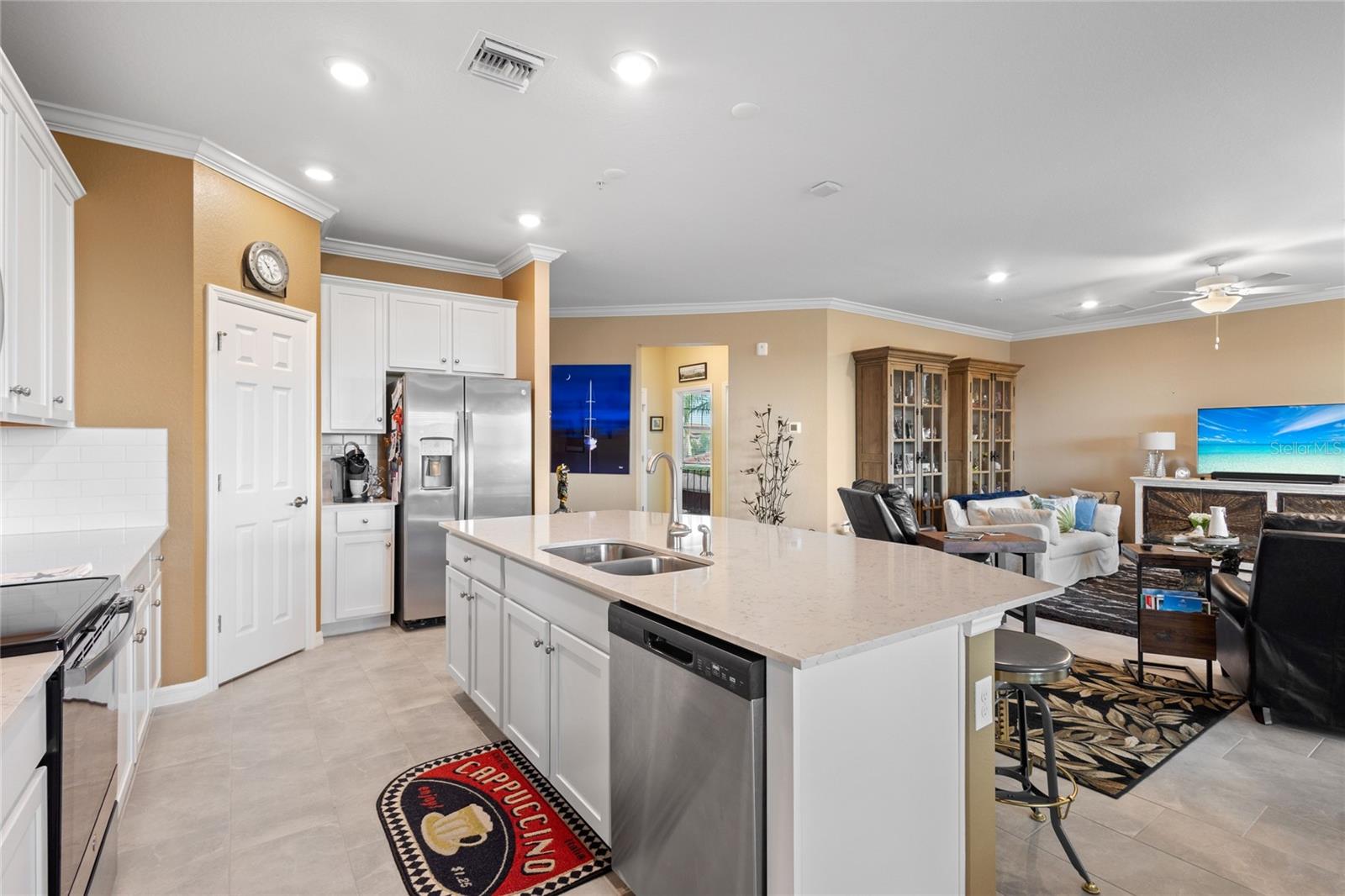 Image 18 of 58 For 10035 Crooked Creek Drive 202