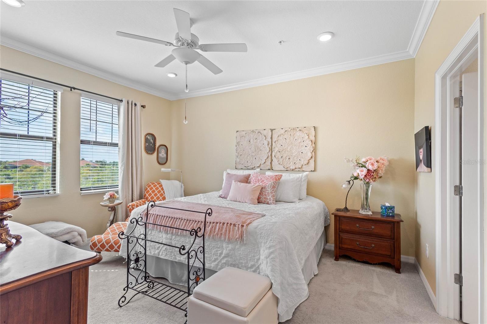 Image 21 of 58 For 10035 Crooked Creek Drive 202