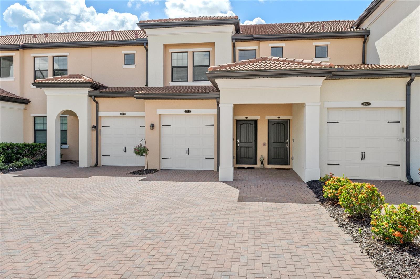 Image 4 of 58 For 10035 Crooked Creek Drive 202