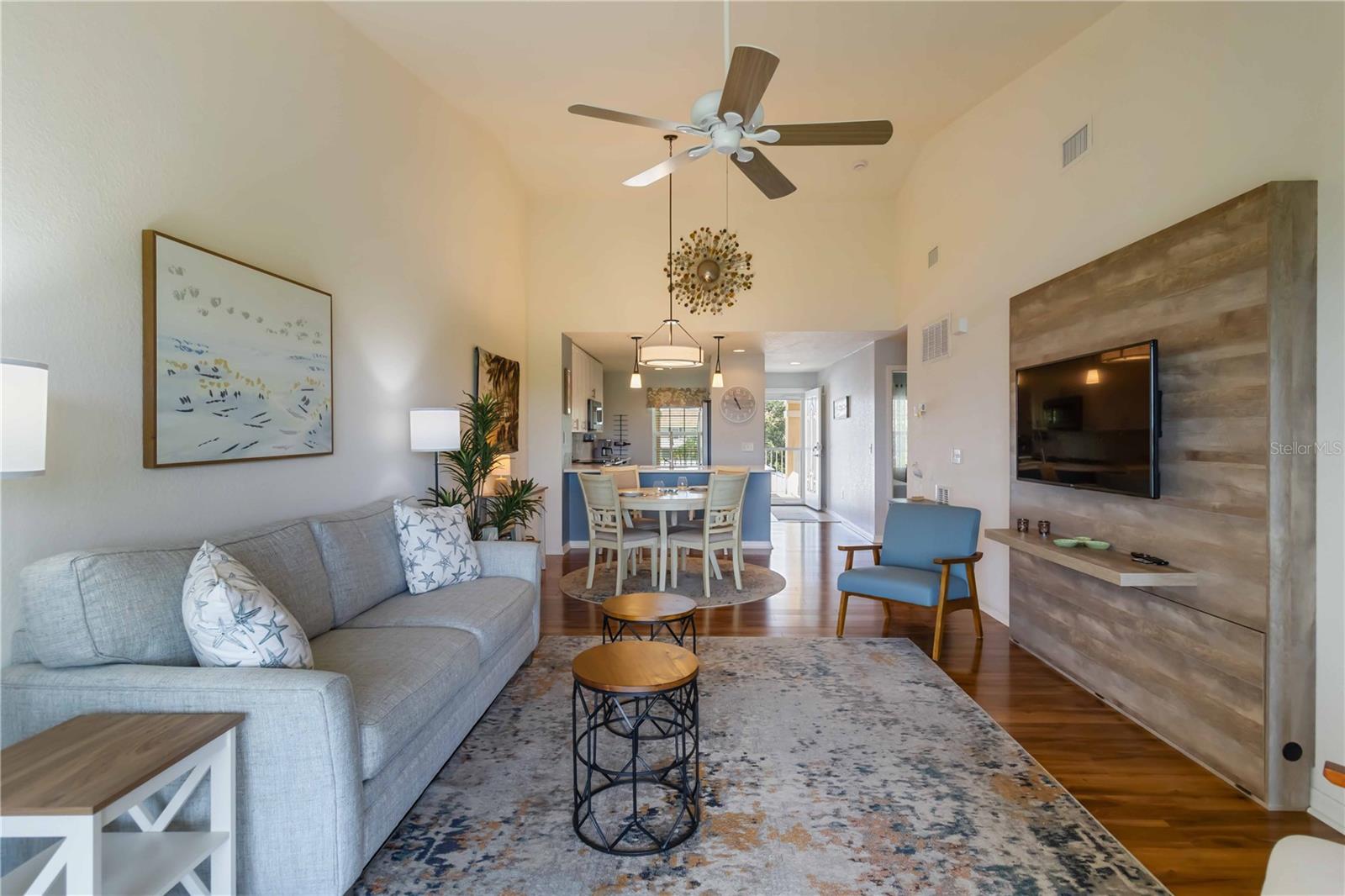 Image 14 of 62 For 26397 Nadir Road 203