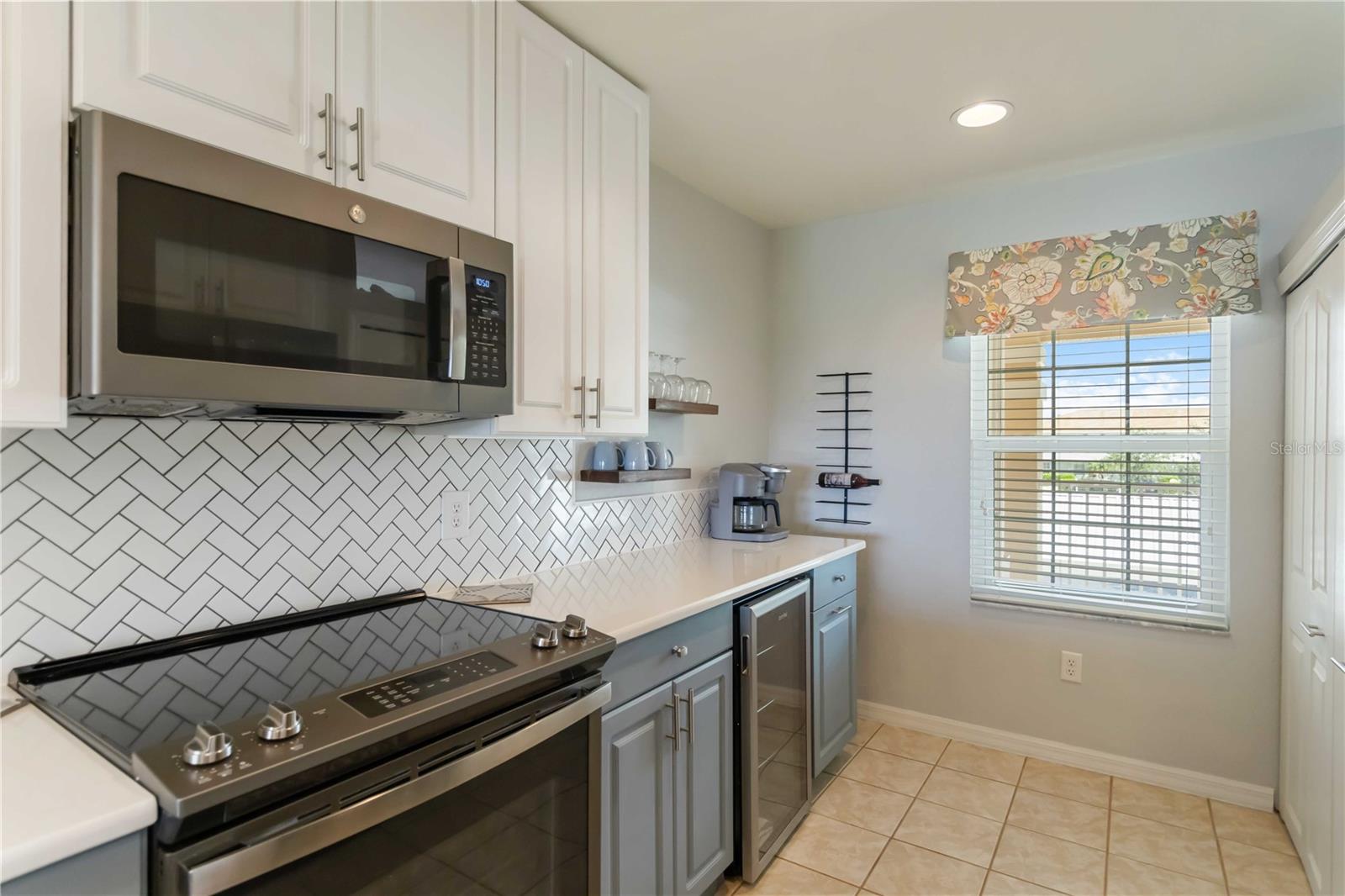 Image 18 of 62 For 26397 Nadir Road 203