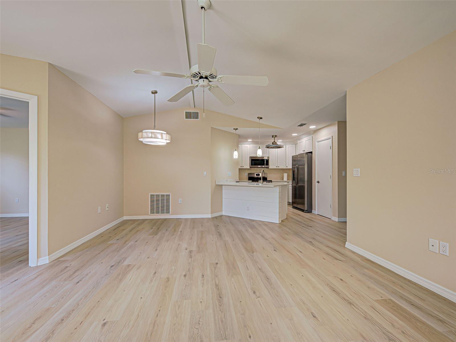 Image 10 of 42 For 406 Pendleton Drive