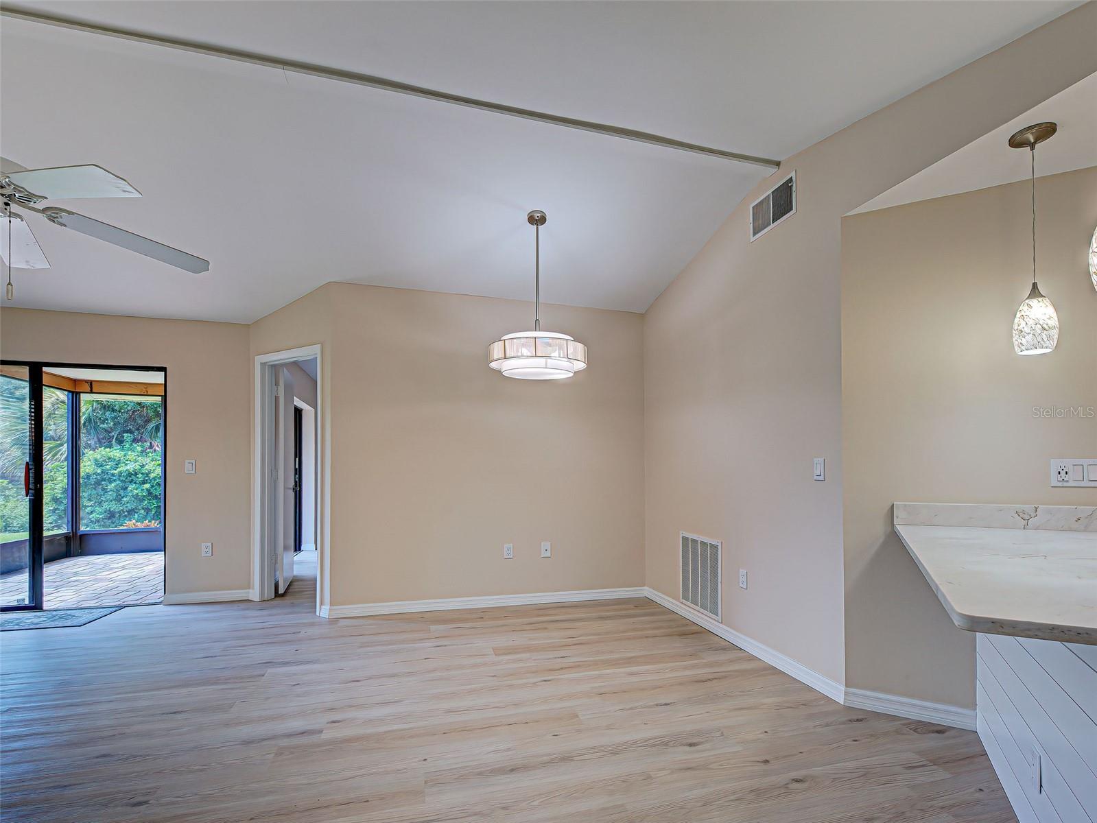 Image 8 of 42 For 406 Pendleton Drive