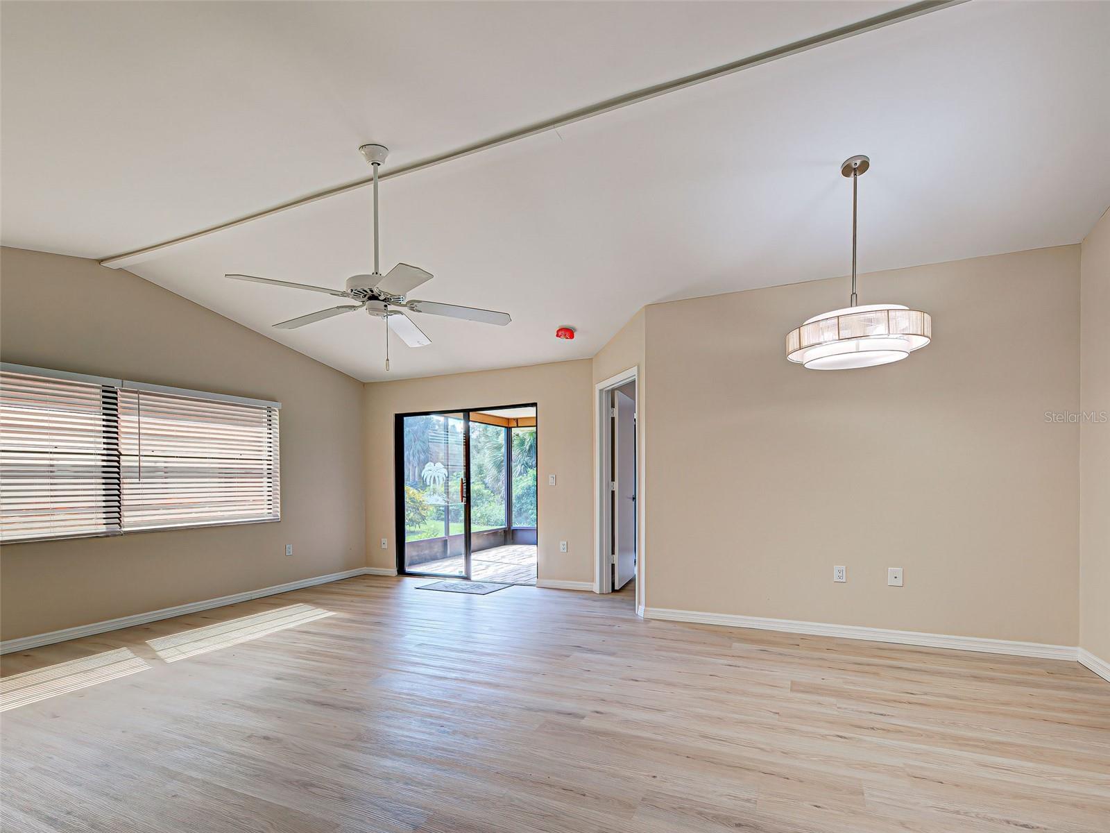 Image 9 of 42 For 406 Pendleton Drive