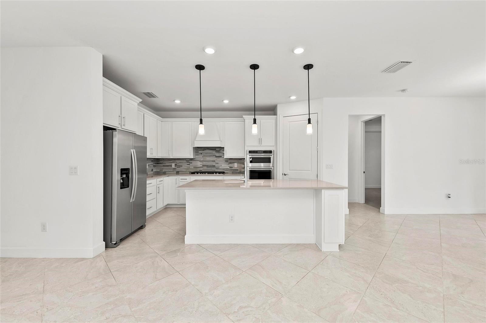 Image 18 of 72 For 9982 Beachwalk Drive