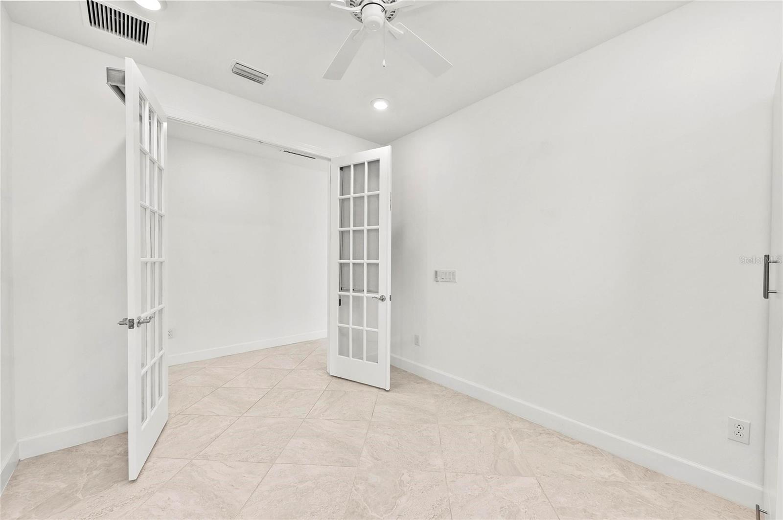 Image 45 of 72 For 9982 Beachwalk Drive