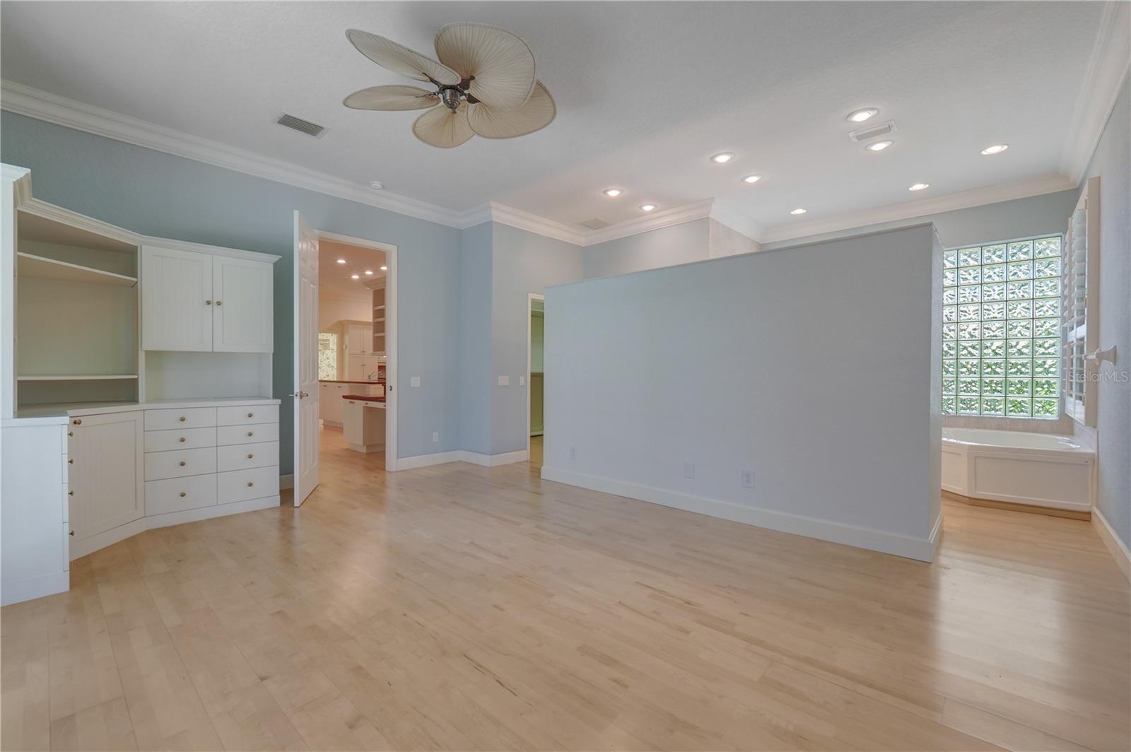 Image 19 of 78 For 304 Tortuga Drive