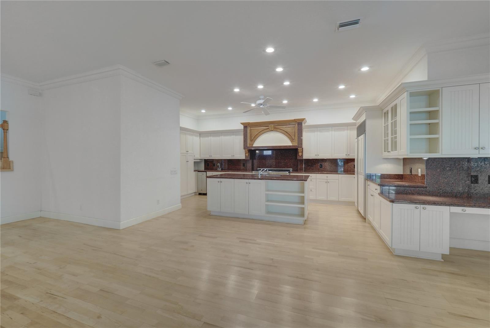 Image 7 of 78 For 304 Tortuga Drive